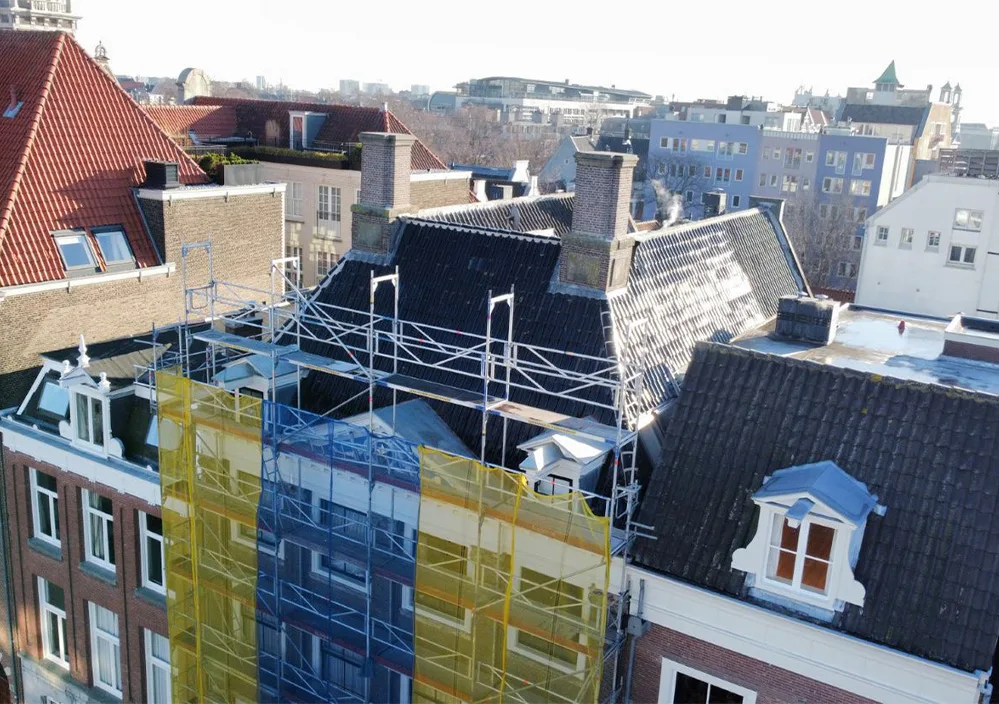 Dakrenovatieproject in Amsterdam